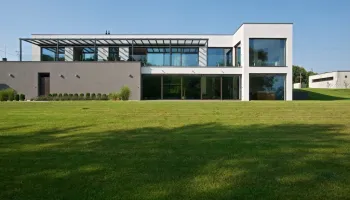 Velká prosklená pergola
