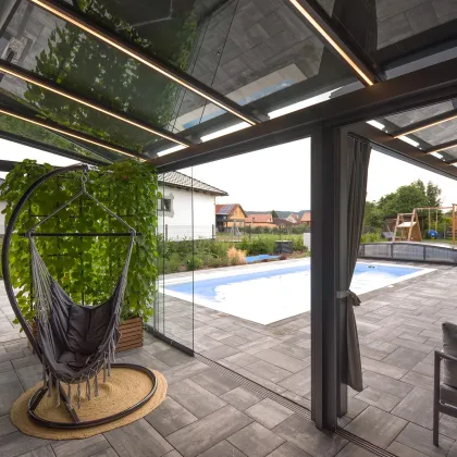 Obrázek č. 2 pro 'Rohová prosklená pergola s integrovanými markýzami'