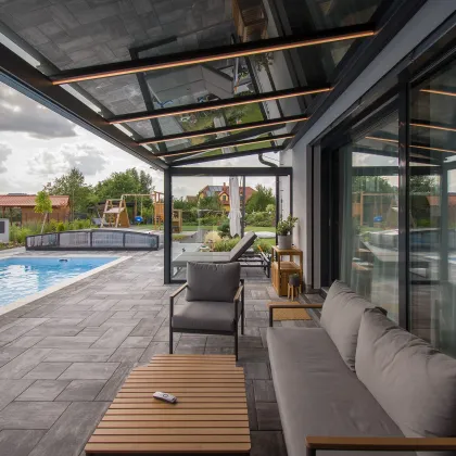 Obrázek č. 8 pro 'Rohová prosklená pergola s integrovanými markýzami'