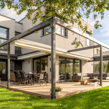 Kubická shrnovací pergola