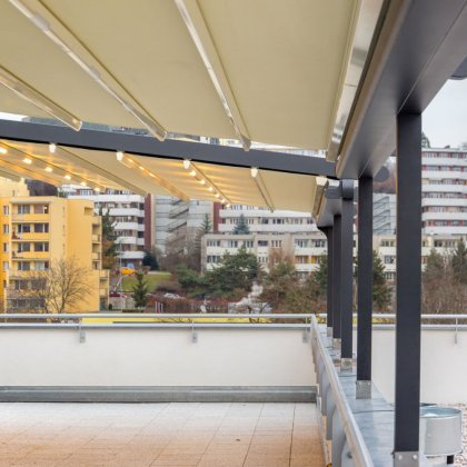 Obrázek č. 7 pro 'Odolná pergola se shrnovací střechou'