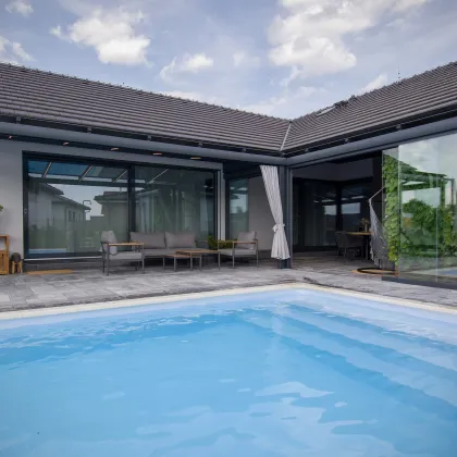 Obrázek č. 7 pro 'Rohová prosklená pergola s integrovanými markýzami'