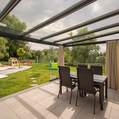 Obrázek č. 1 pro 'Prosklená pergola s látkovými závěsy'